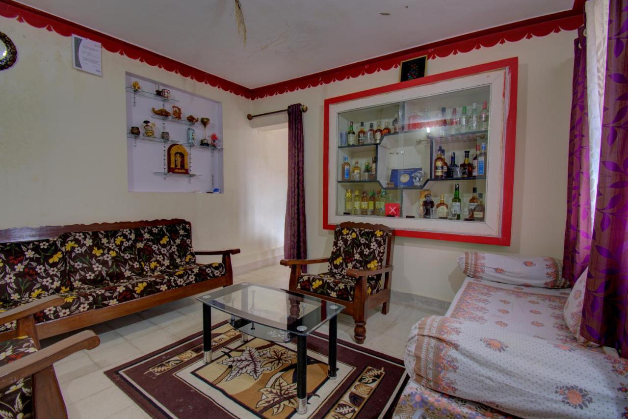 Chuppi Homestay Madikeri Exteriör bild